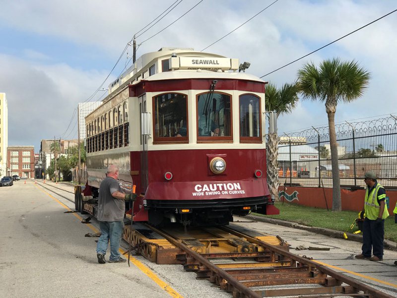 Galvestoncom Shiny Red Historic Trolley 502 Arrives Galveston Tx