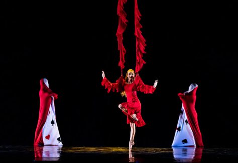 Momix - Alice